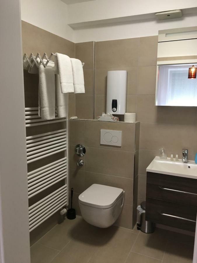 Rheinstrasse 33 Apartment ไมนซ์ ภายนอก รูปภาพ